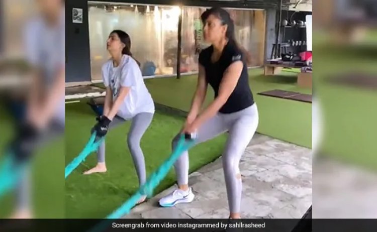 Shweta Tiwari And Daughter Palak Are Workout Buddies In This Trending Clip