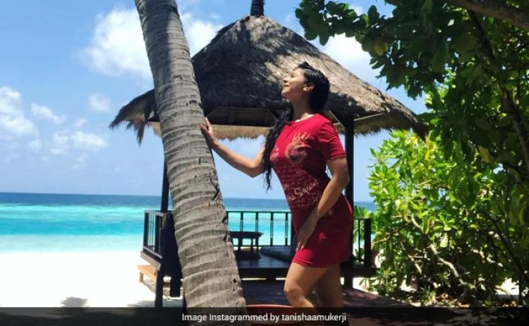 "Here Comes The Sun": Tanishaa Mukerji Shares A Dreamy Pic From Maldives Vacation